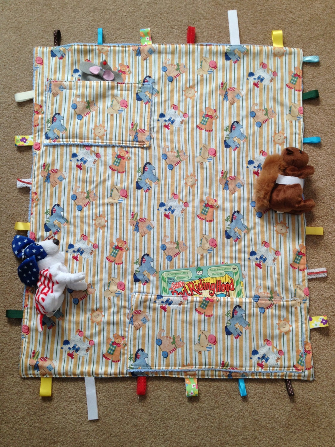 Reversible rollup play mat