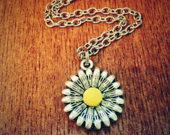 Sunflower Necklace Flower Daisy Necklace Girl Country Summer Flower Sun Daisy Wildflower Necklace Cowgirl Necklace Southwest Jewelry Country