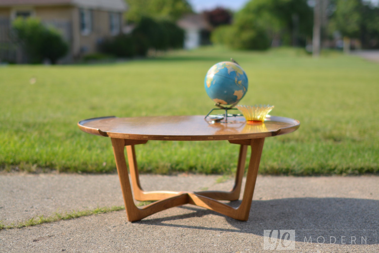 Lane Round Coffee Table Style 1050 03