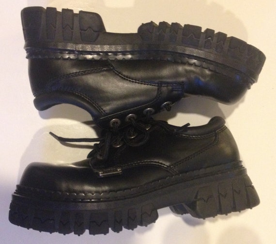 Chunky 90s Boots / Bongo lace up shoe / 8.5 / grunge by SoSuckyNY