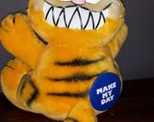 Vintage GARFIELD THE CAT 10" Plush (1981) by Dakin