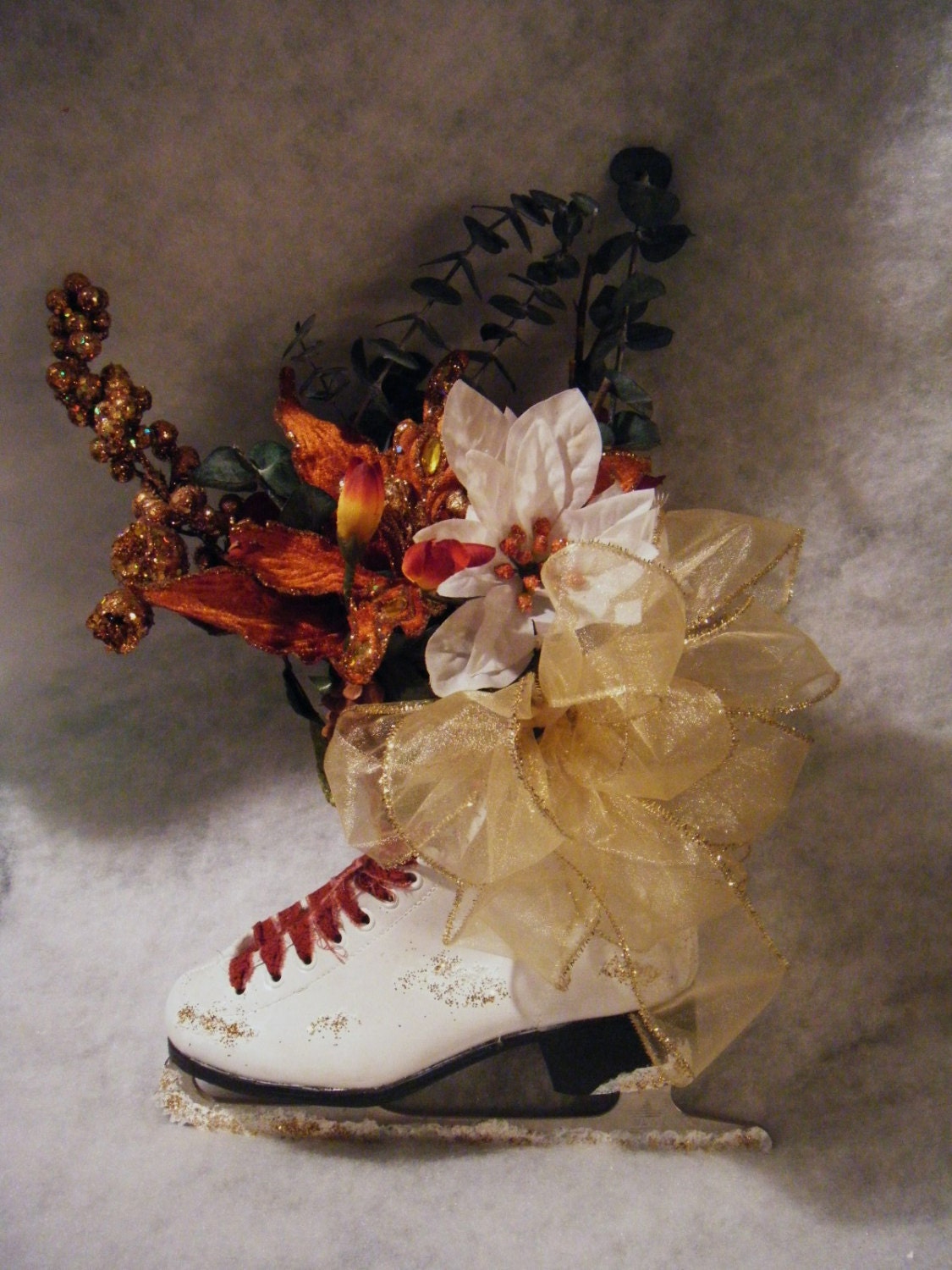 Christmas Ice Skate, Decorated Ice Skate, Wreath Wall Decor, Country Door Decor, Shabby Chic