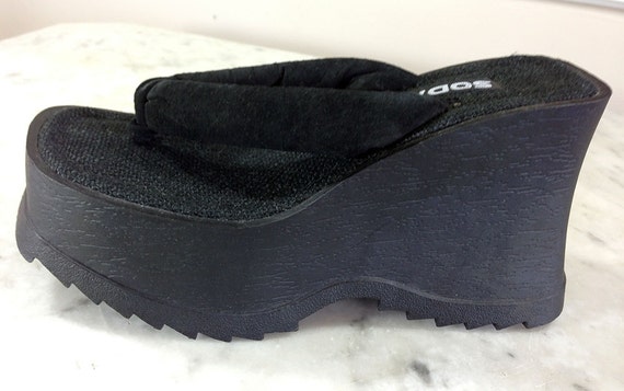 Soda Chunky Black 90s Platform Thong Flip by SmileyFaceFashion