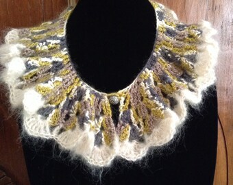 Vintage Style Ruffled Collar, Hand Crocheted