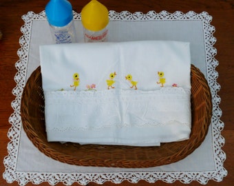 SHEET former embroidered crib