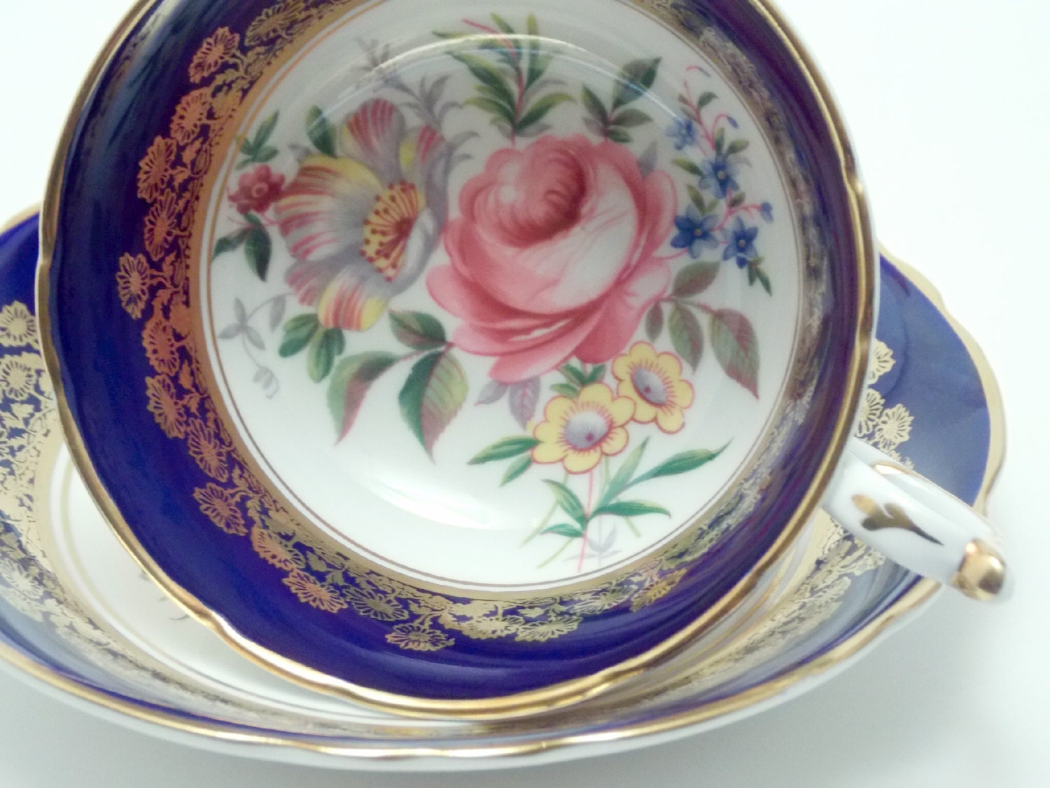 paragon-vintage-fine-bone-china-tea-cup-and-saucer-made-in