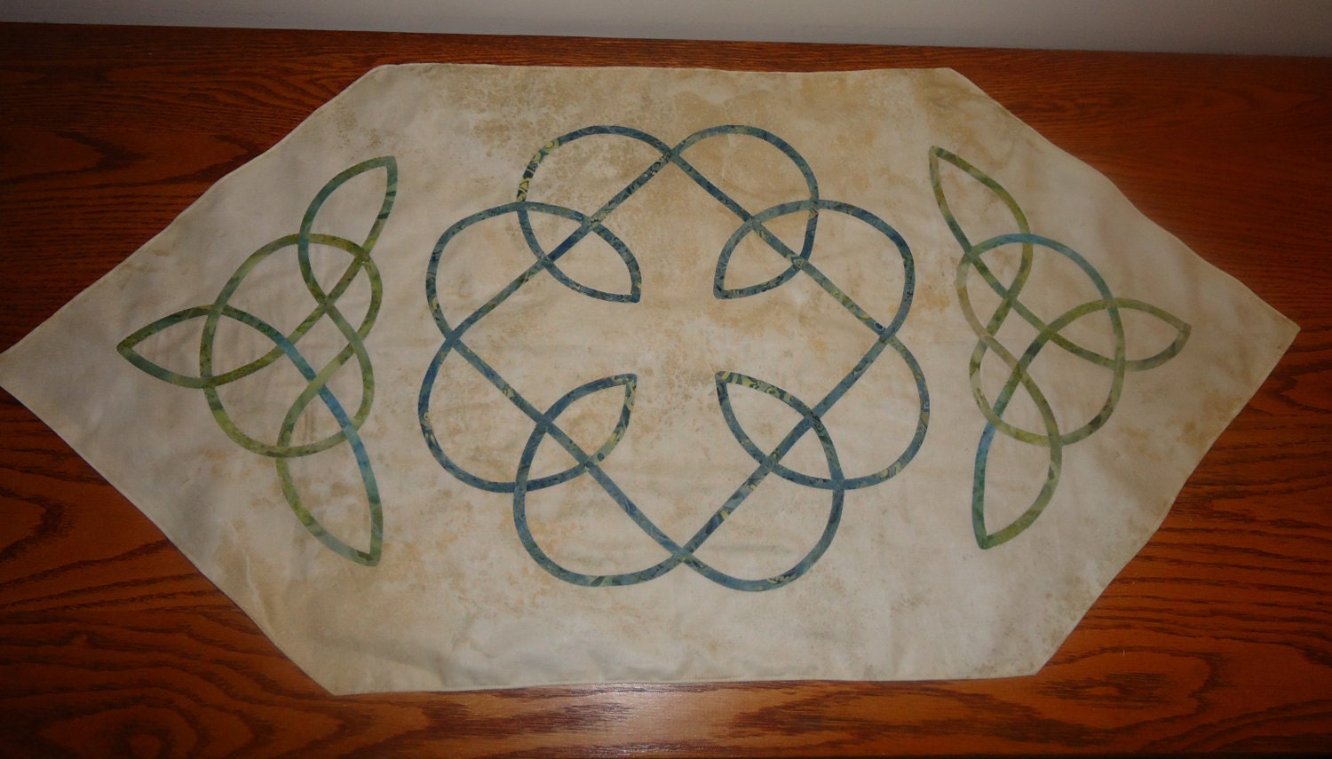 celtic-knot-table-runner-celtic-patterns-celtic-designs-diy-projects-to-try-sewing-projects