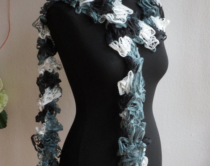 Ruffle scarf, Frilly scarf, Knitted scarf, Green white scarf, Fashion scarf, Mother's Day gift, Spring Accesories, READY TO SHIP