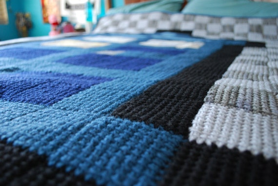 Doctor Who TARDIS Custom 8Bit Entrelac Crochet blanket