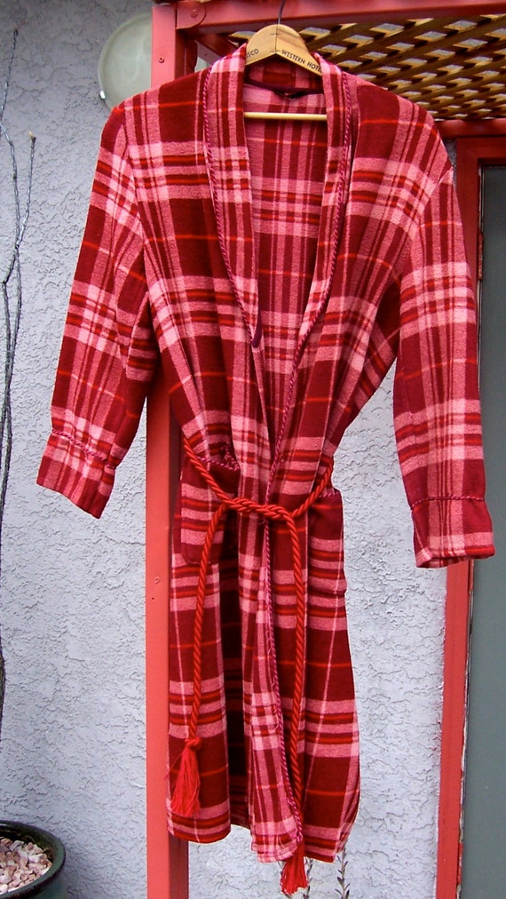 Vintage BEACON BLANKET ROBE Mid Century Plaid Reds Oranges