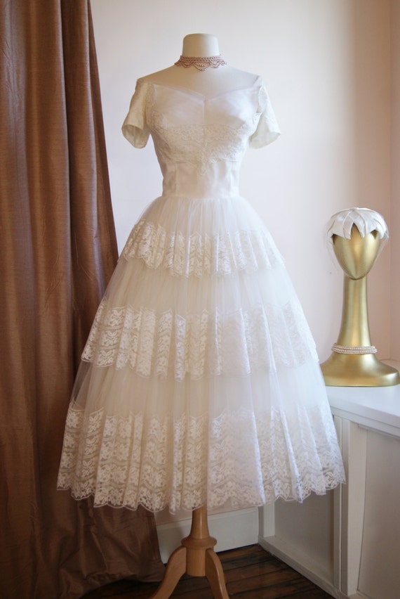 Vintage Wedding Dress // 1950s 50s Cahill Tea Length Wedding