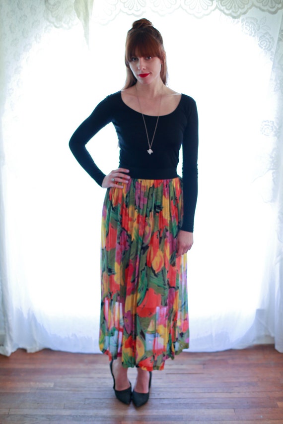 SALE//Bright Flowers Maxi Skirt