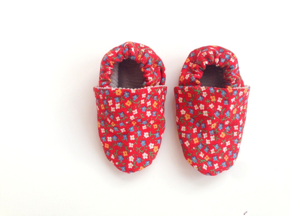 Newborn baby girl booties 0 to 6 months bright red flowers