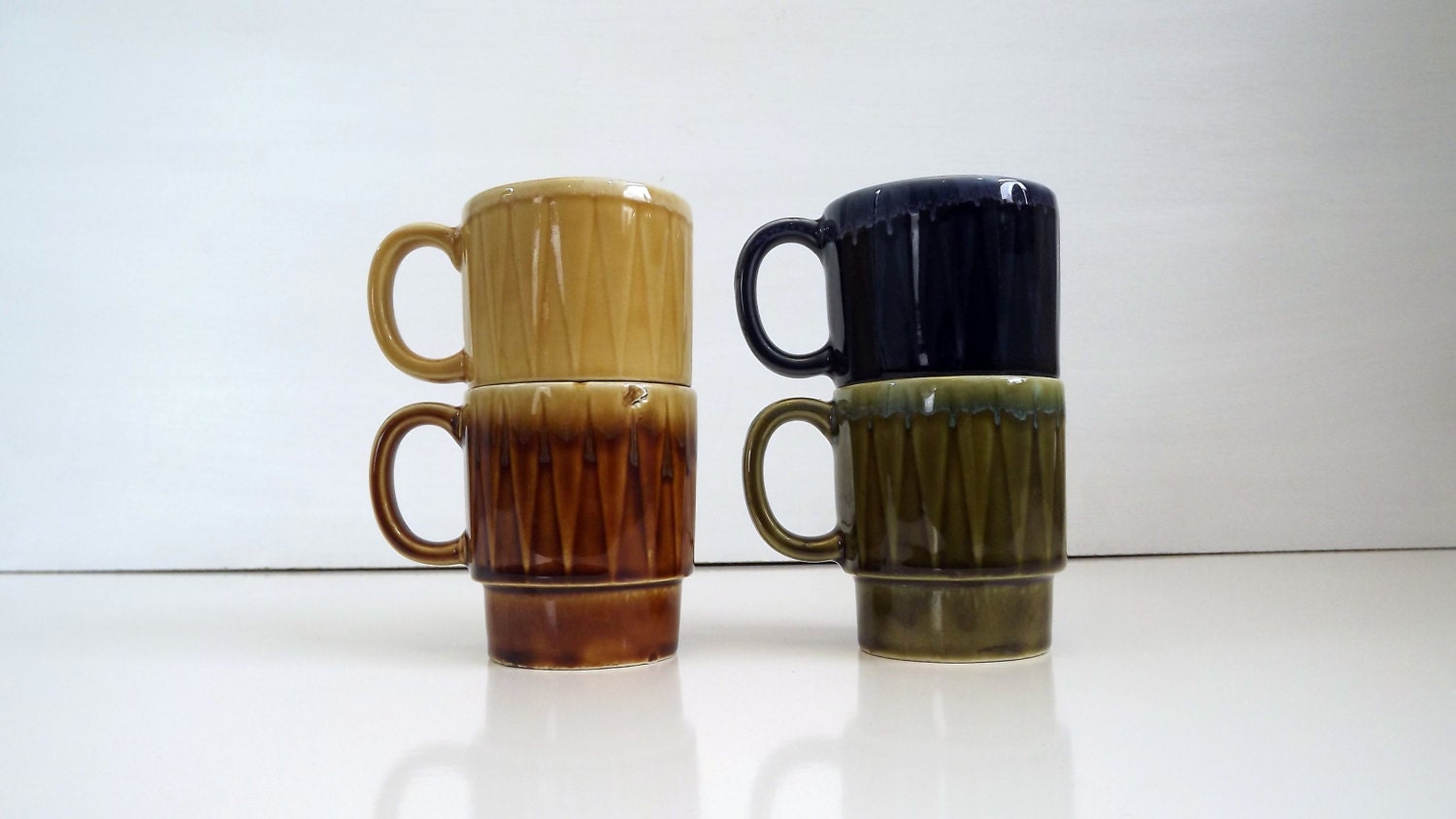 Set of 4 Stacking / Stackable Coffee / Tea Mugs / Cups Geometric