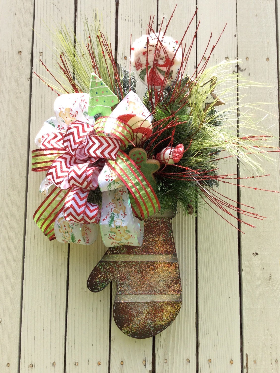 Red Christmas Mitten Wall Pocket,Candy Door Pocket Christmas Wreath Alternative,Gingerbread Christmas,Christmas Wreath ,Fun Wreath,