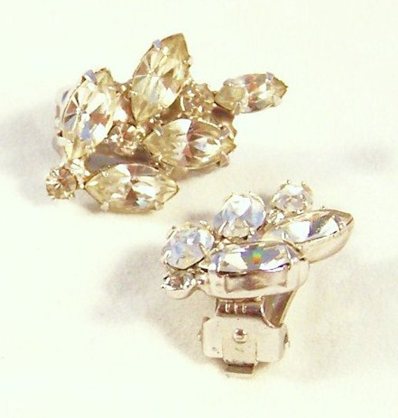 Vintage Circa 1940 Rhinestone ClipOn Earrings by HechoDeCorazon