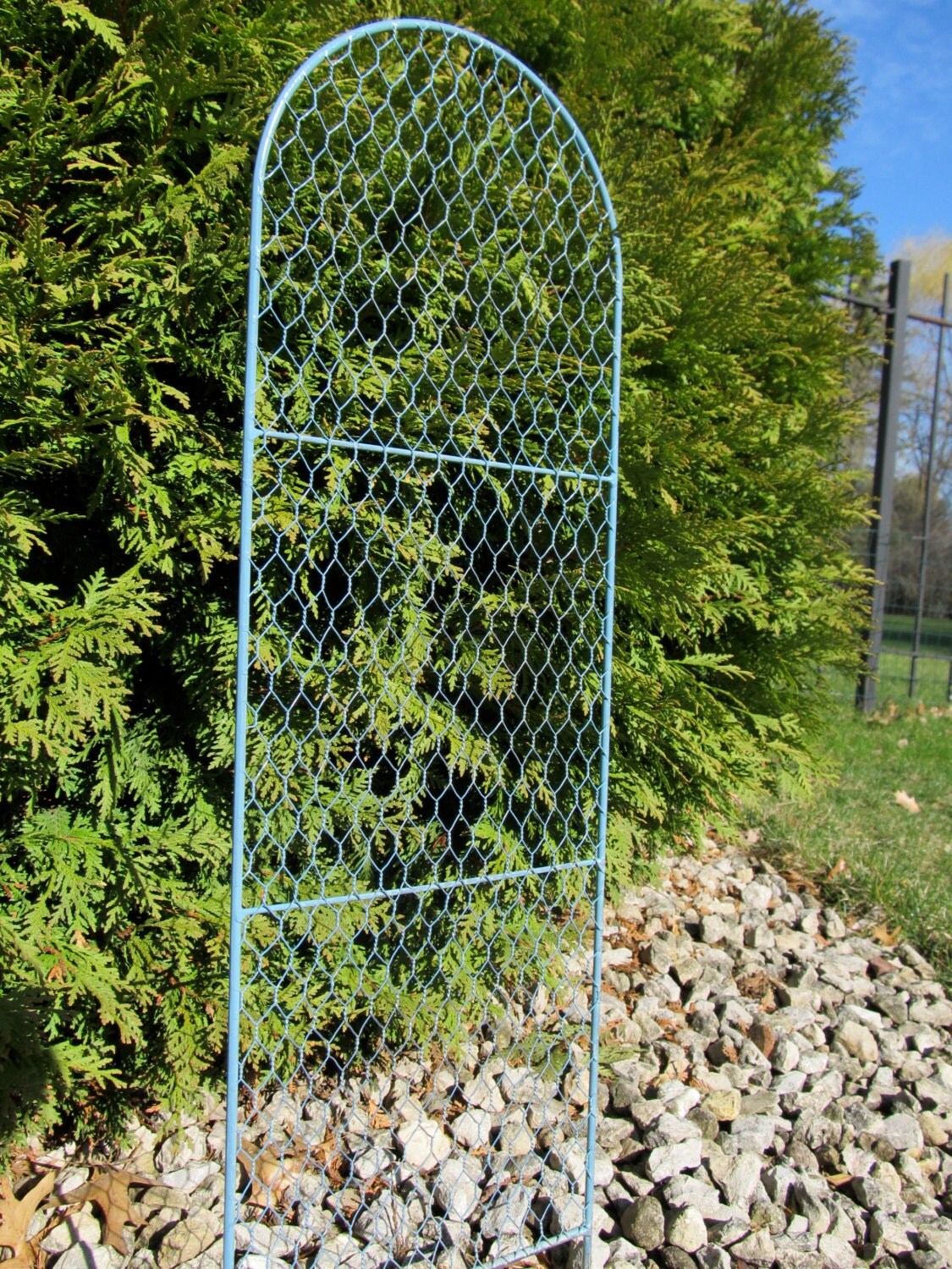 New PAIR Metal Wire Garden Trellis Vintage Style Topiary Form