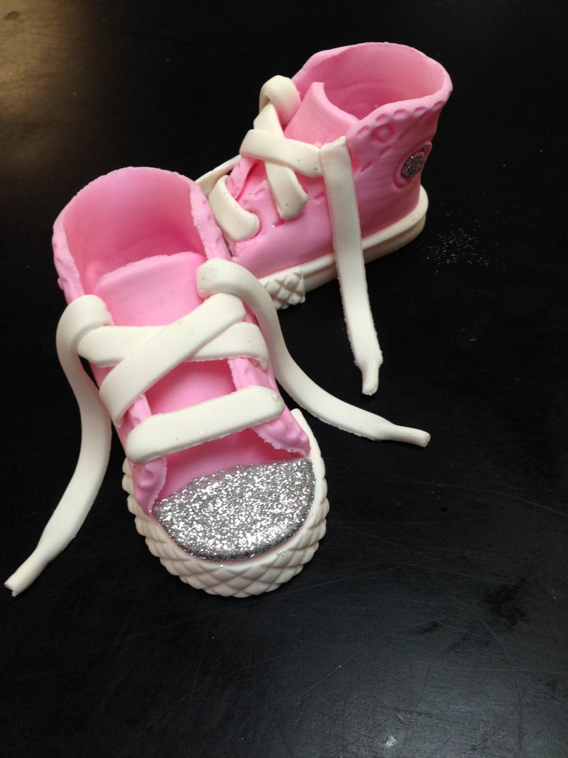 Items similar to Fondant sculpted Baby shoes (converse) on Etsy