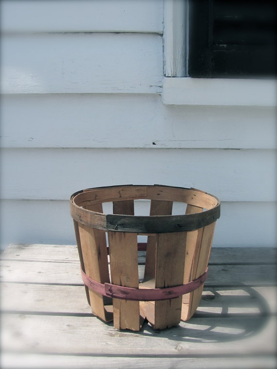 Vintage Apple Picking Primitive Bent Wood Red Striped Basket