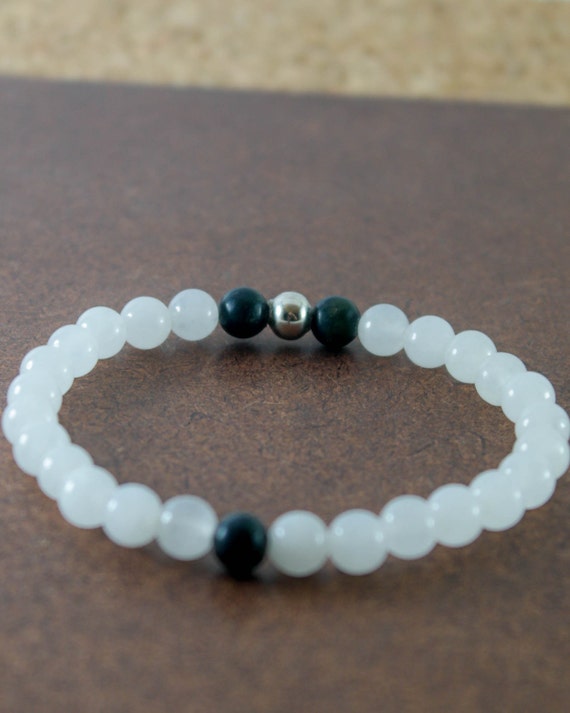 Items similar to Beaded Bracelet - Quartz Bracelet - Serpentine - White ...