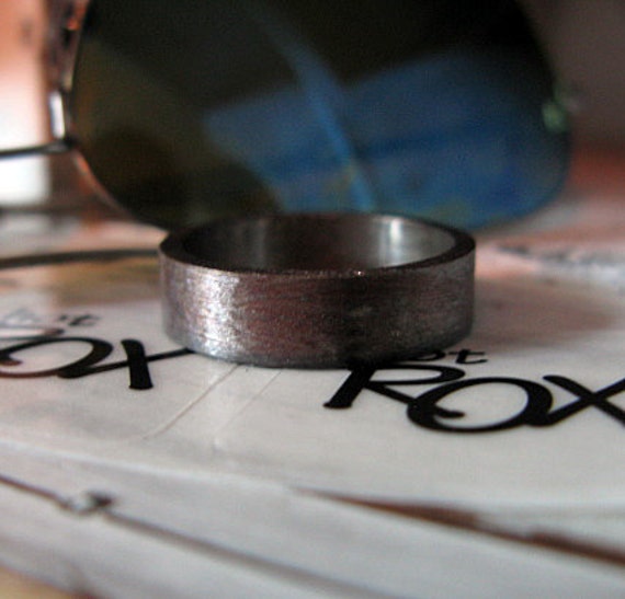 Mens wedding rings rox