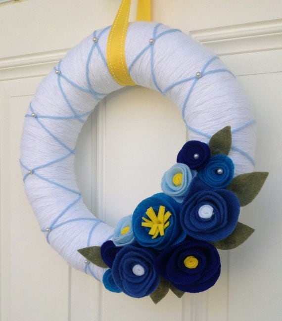 Blue Wreath, Spring and Summer Wreath, Yarn Wreath, Felt Flower Wreath, Pastel Wreath, Blue and Yellow, Spring Decor, Door Decor, 18" Wreath