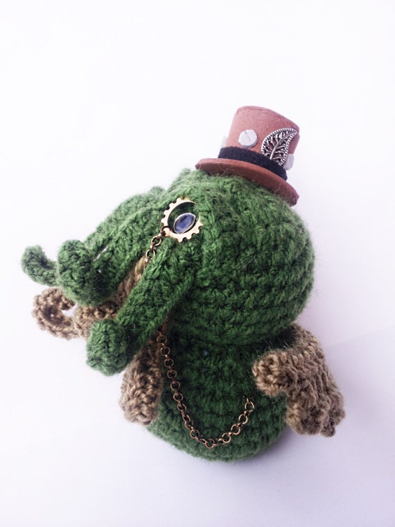 STEAMPUNK CTHULHU PLUSH 4'' 1/2 crochet horror cosmic Lovecraft crochet original novel writter gear victorian tesla by Kutuleras steampunk buy now online