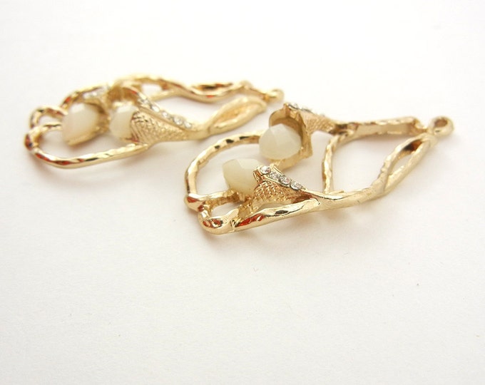 Pair of Gold-tone Teardrop Floral Themed Charms