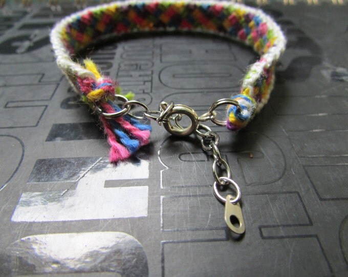 Bordered Quilt Pattern-Handmade Friendship Bracelet