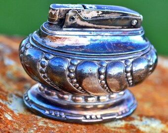 classy vintage lighter from the 1950s... L T 16