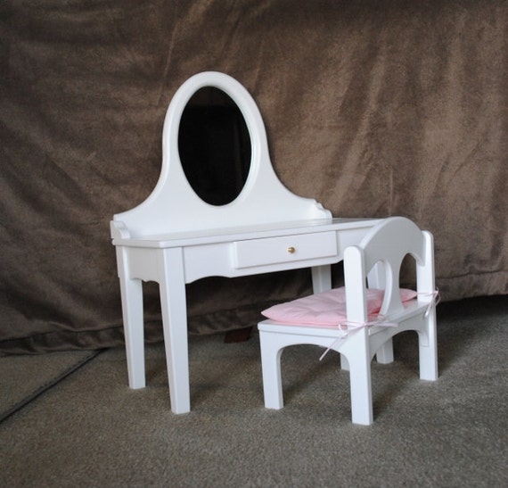 Vanity/Dressing Table for 18 Doll such as the American