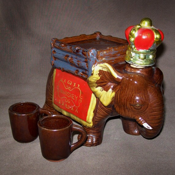 Vintage Elephant Decanter & Cups / 1940s Elephant Whiskey