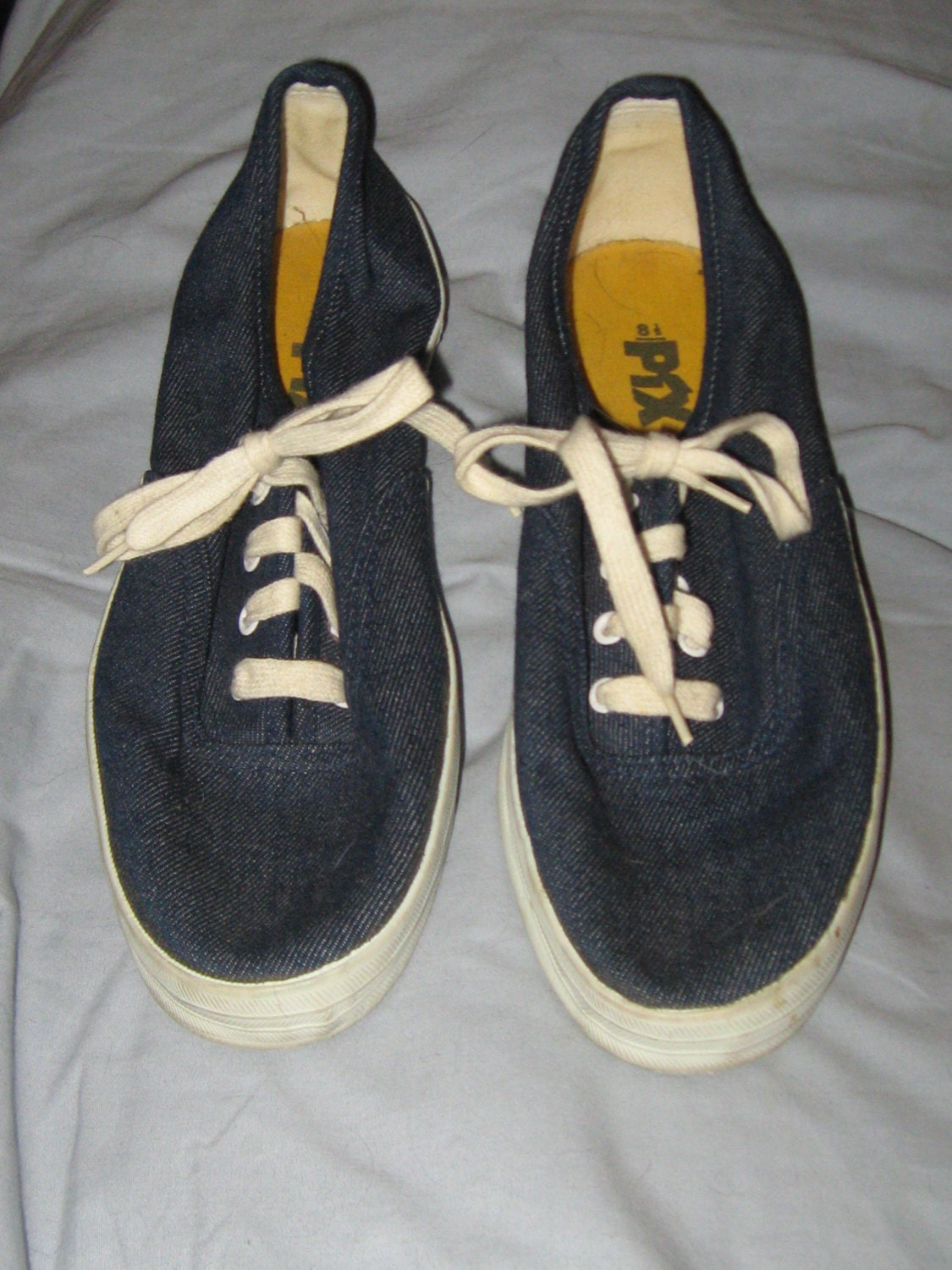 Vtg Navy blue Canvas sneakers tennis shoes sz 8 1/2 m – Haute Juice