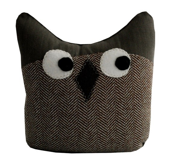 Owl doorstop in brown