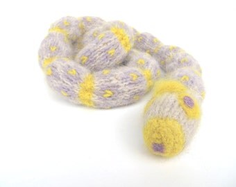Plant dyed felt caterpillar "Papilio", organic pure wool, natural dye, knitted, light grey, gray, lilac, yellow, purple, OOAK, one of a kind