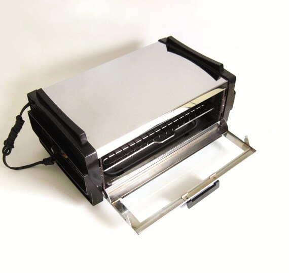 Toastmaster Toaster Oven Broiler Chrome 1970s