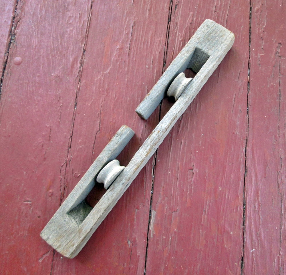 Weathered Wood Clothesline Spacer Spreader Vintage 1940s