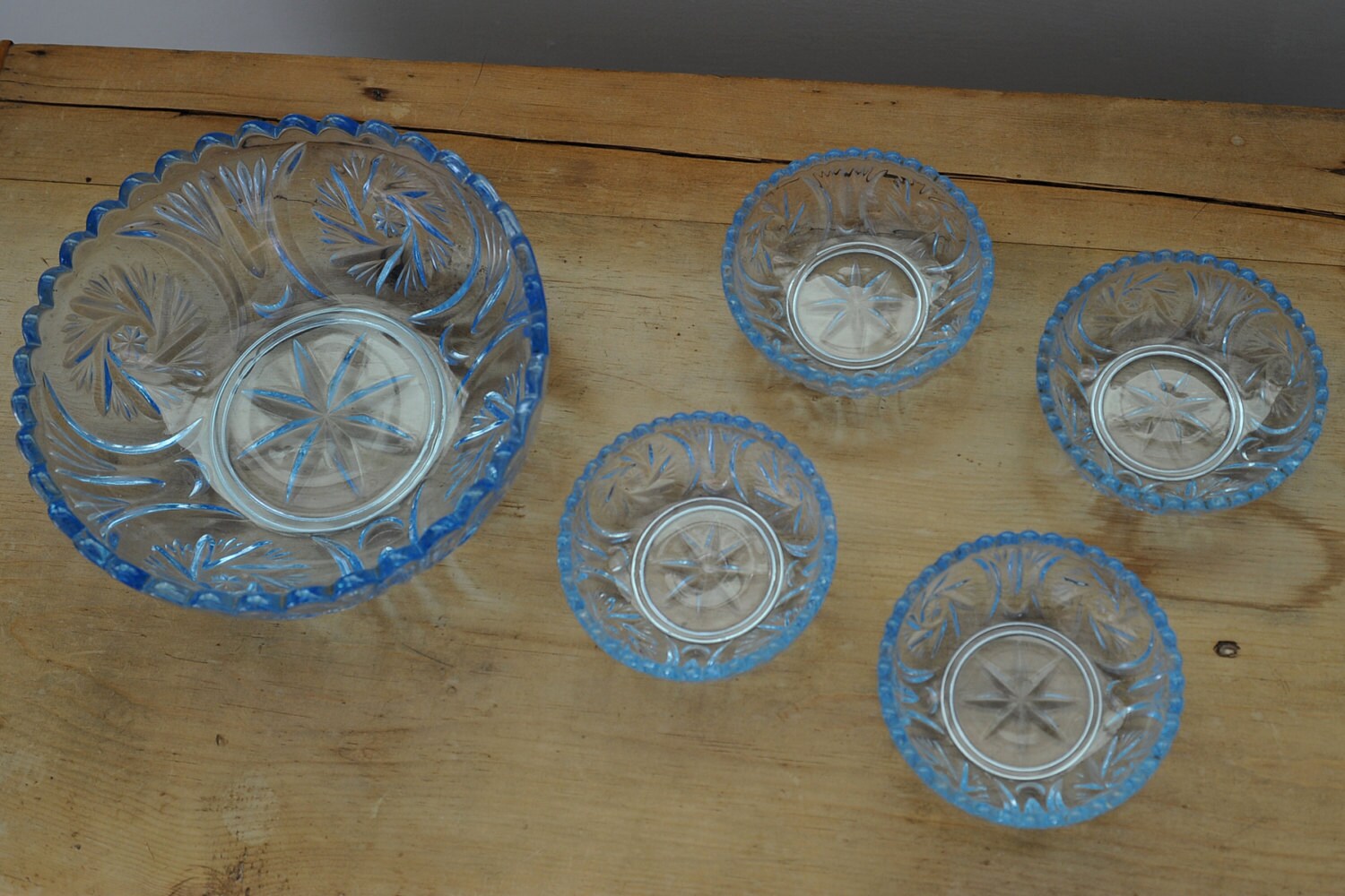 Set of Four Pale Blue Dessert Bowls and Serving Bowl Haute Juice