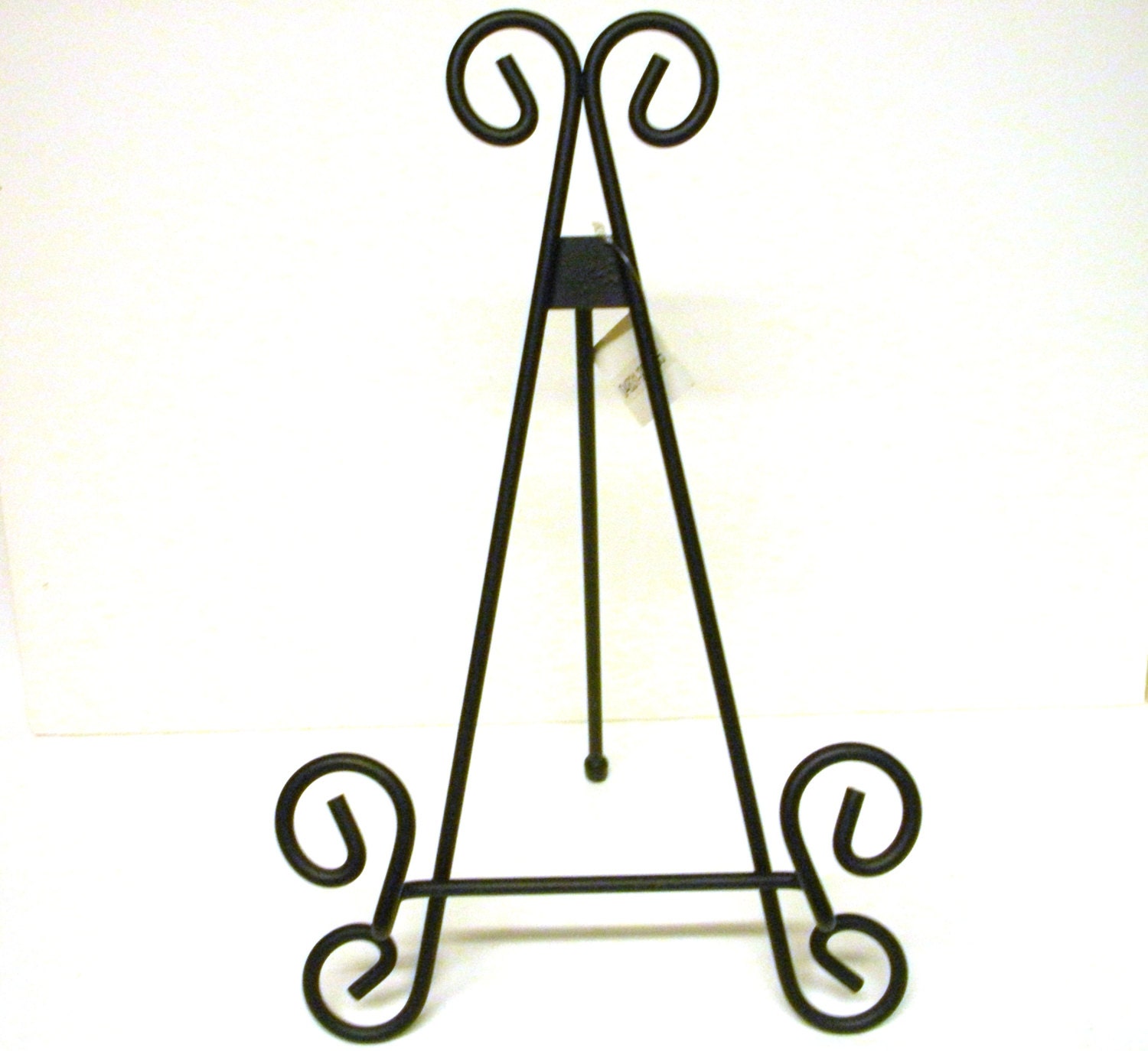 13 METAL EASEL STAND. Table Top Black Metal Scroll