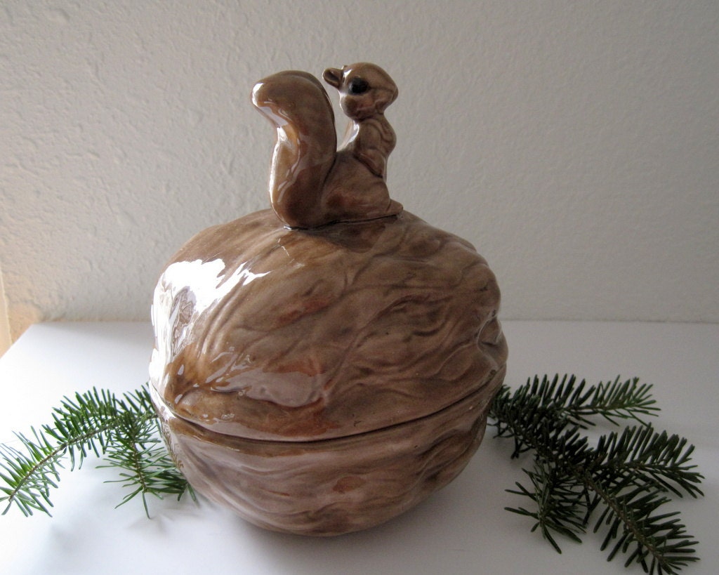 Vintage ceramic squirrel nut bowl by VintageHoneyBunny on Etsy