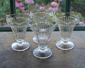 Set of 4 Vintage Soda Fountain Tulip Shape Sundae Glasses Set of 4 Vintage Soda Fountain Tulip Shape Sundae Glasses