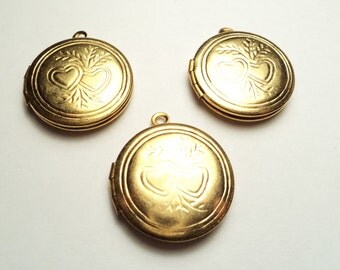 3 pcs - 20mm Brass Round Lockets with double heart design - m272