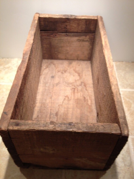 primitive toy box