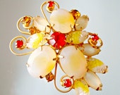Vintage Brooch Yellow Givre Art Glass Creamy Oval Satin Glass Hyacinth Rhinestone