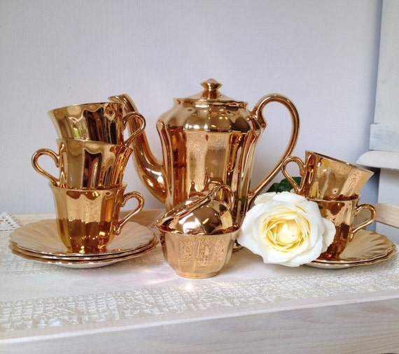 Stunning Wade Gold Lustre coffee set for five people. C1947