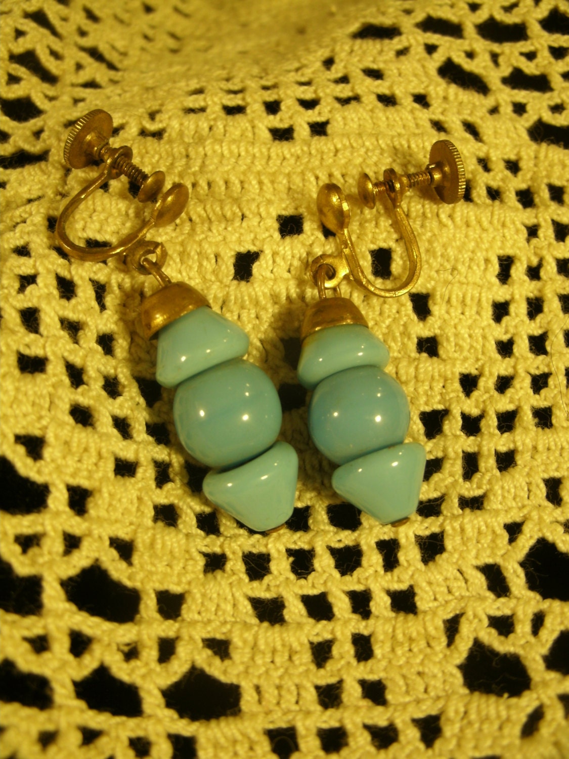 Vintage Blue Glass Bead Dangle Earrings Screw Back Robin’s Egg Blue Hanging Drop Large Beads