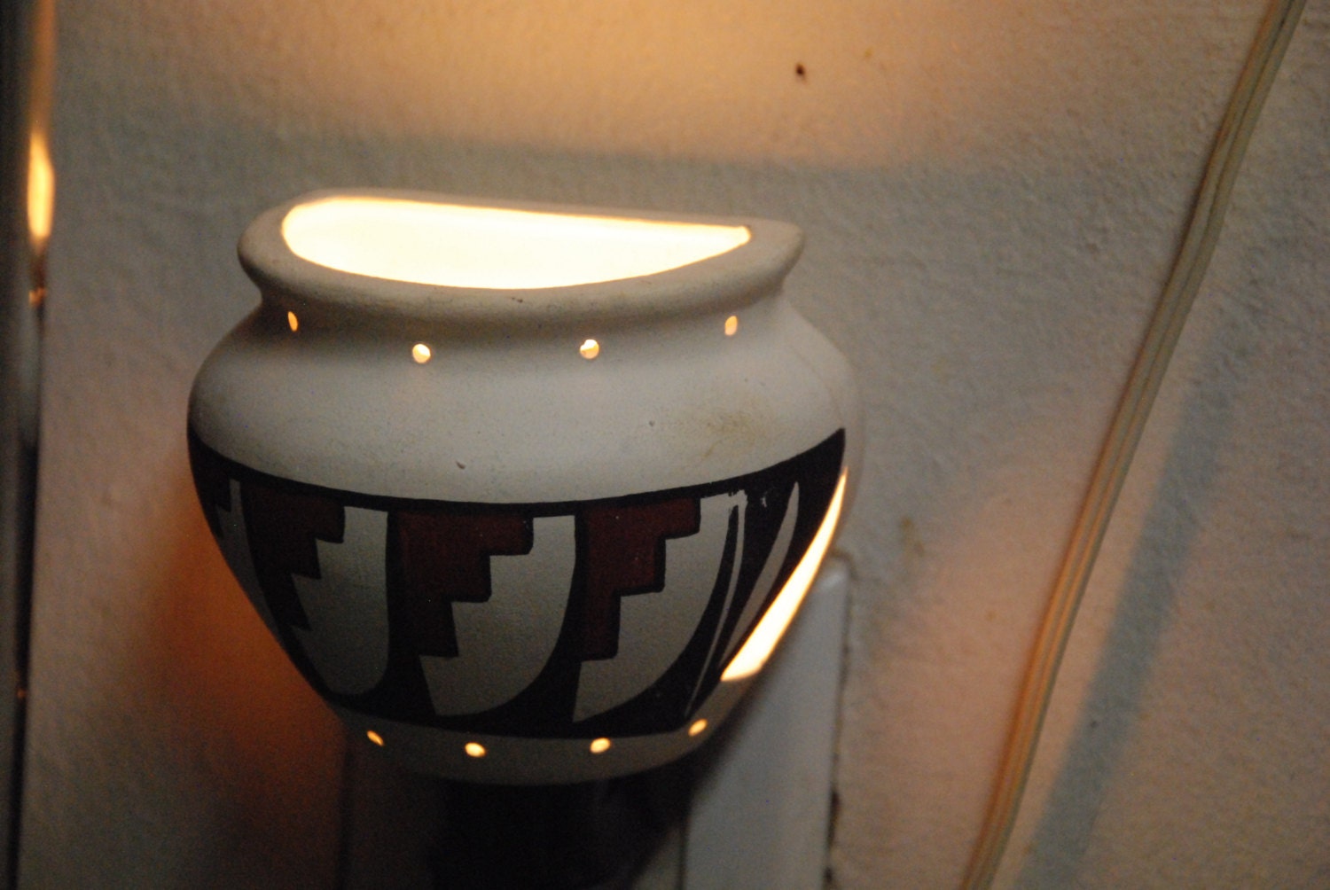 Pottery Night Light Native American signed N. Guni Laguna