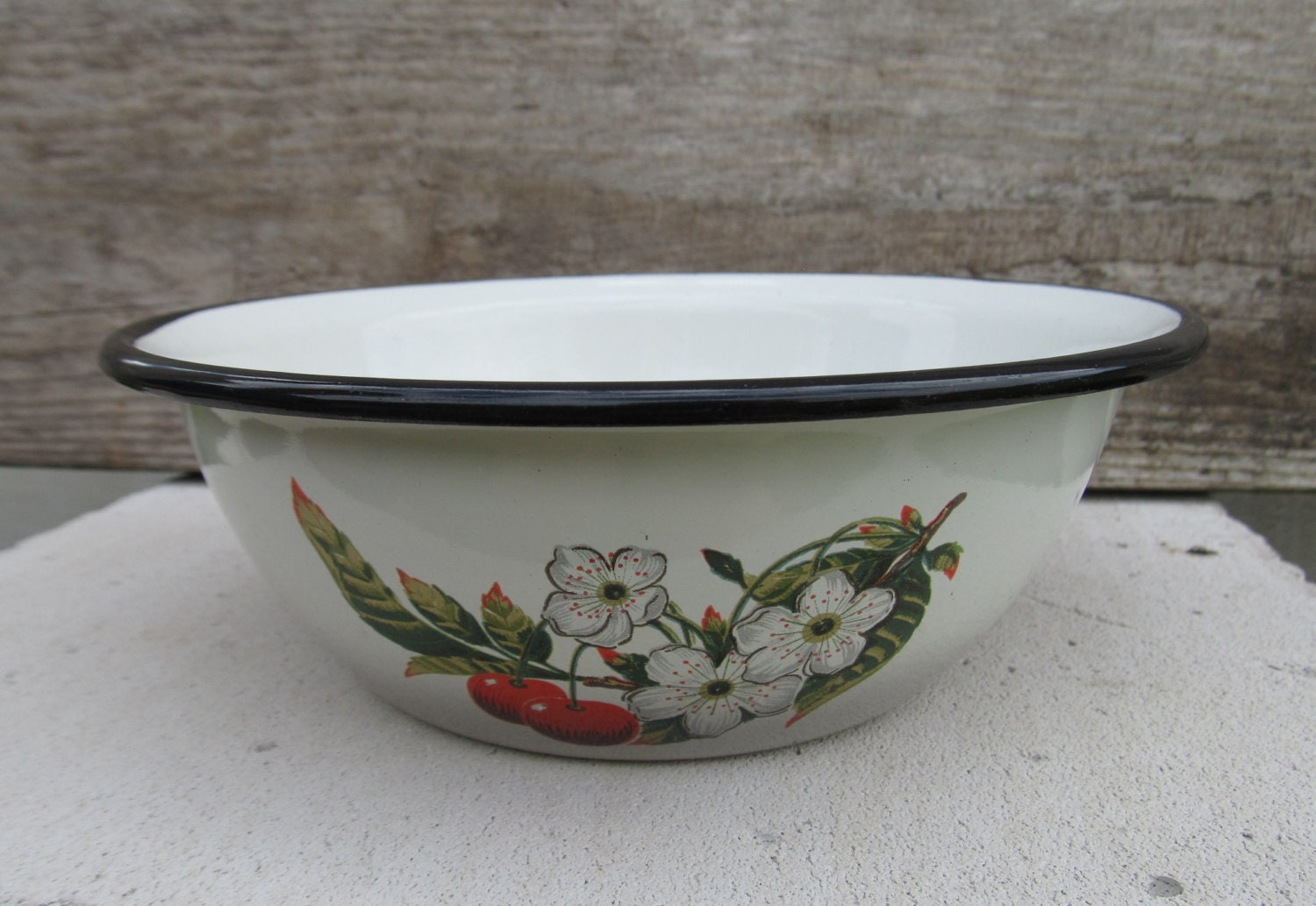 Vintage enamel bowl enamel dish with flowers floral by Oldchest