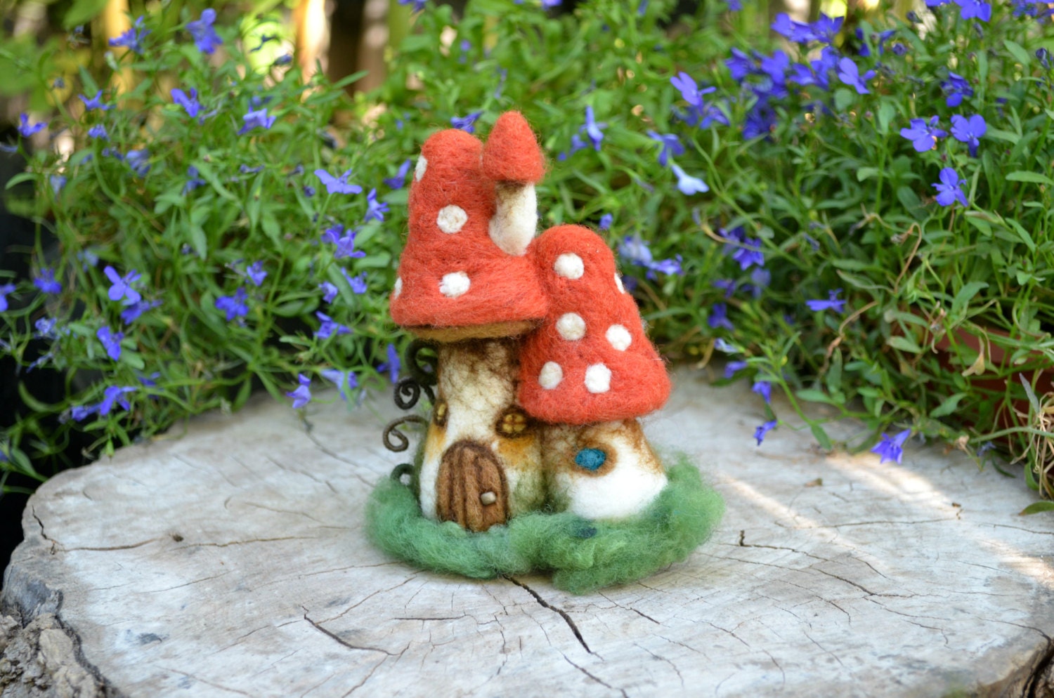 Needle felted mushroom house by Harthicune