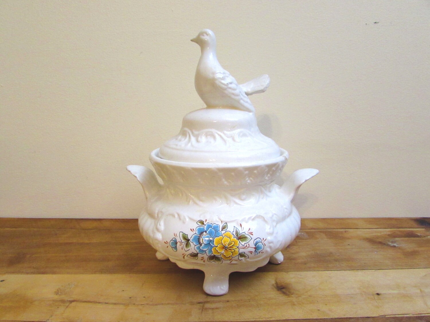 Vintage Italian Soup Tureen Dove Tureen White by FoxLaneVintage